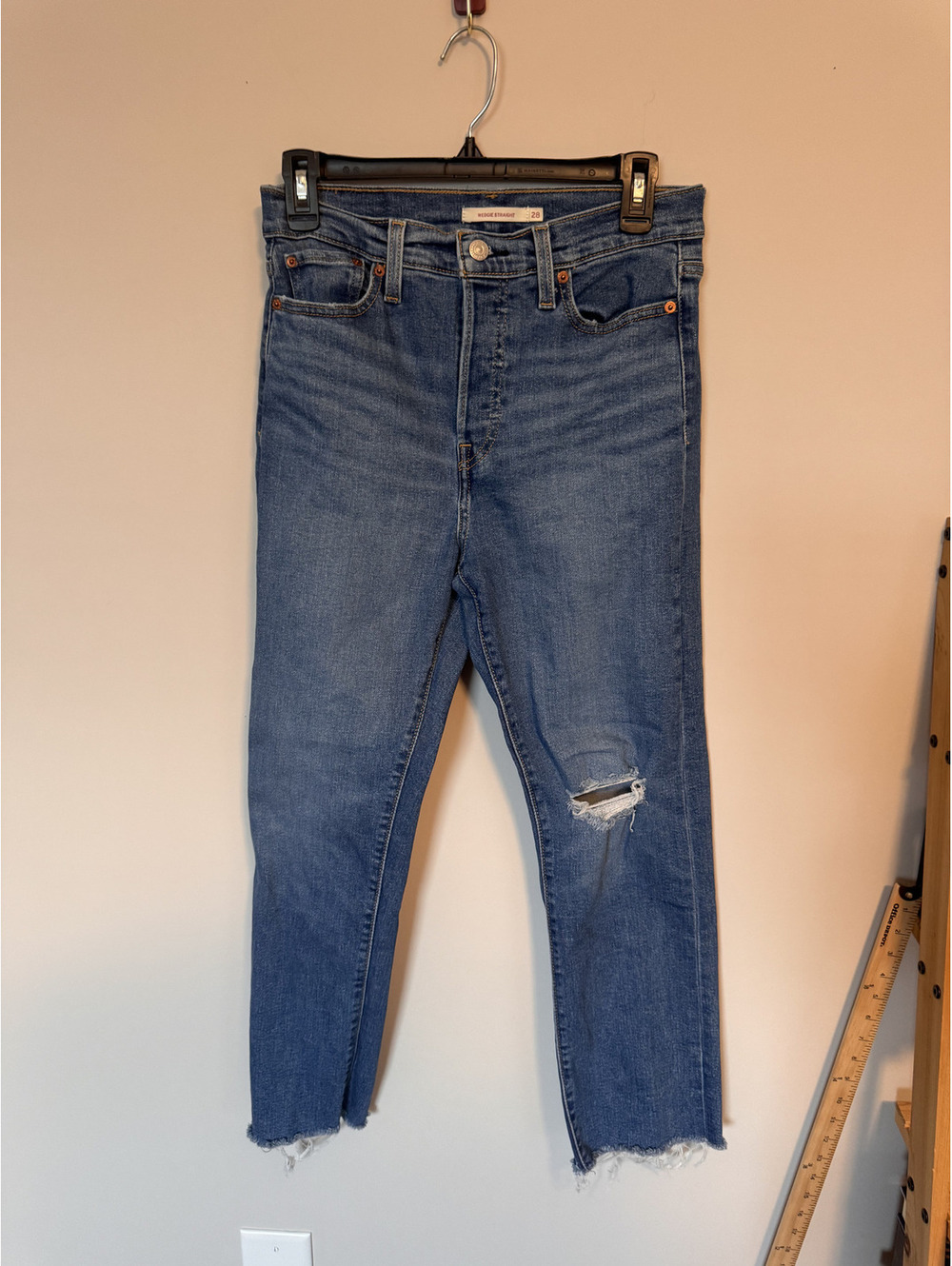 Levi's Wedgie Straight Jeans Distressed High Rise Medium Wash Ankle Denim SZ 28